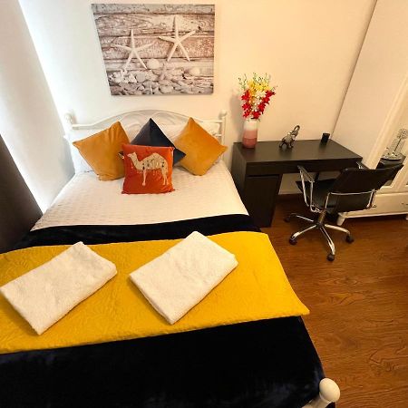 London Stratford Luxury House, 5 Minutes Walk Station, Westfield, 3 Bedrooms 3 Bathrooms, Reception, Garden, Parking ภายนอก รูปภาพ