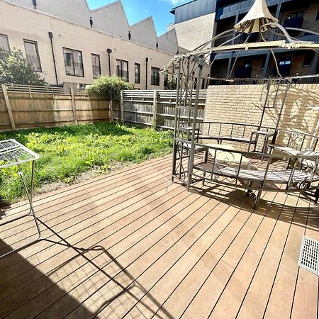 London Stratford Luxury House, 5 Minutes Walk Station, Westfield, 3 Bedrooms 3 Bathrooms, Reception, Garden, Parking ภายนอก รูปภาพ