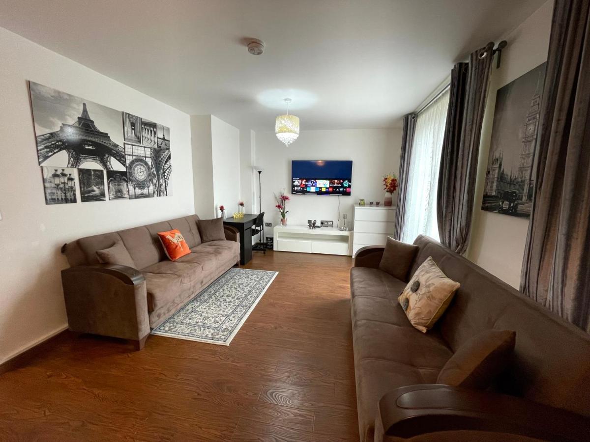 London Stratford Luxury House, 5 Minutes Walk Station, Westfield, 3 Bedrooms 3 Bathrooms, Reception, Garden, Parking ภายนอก รูปภาพ