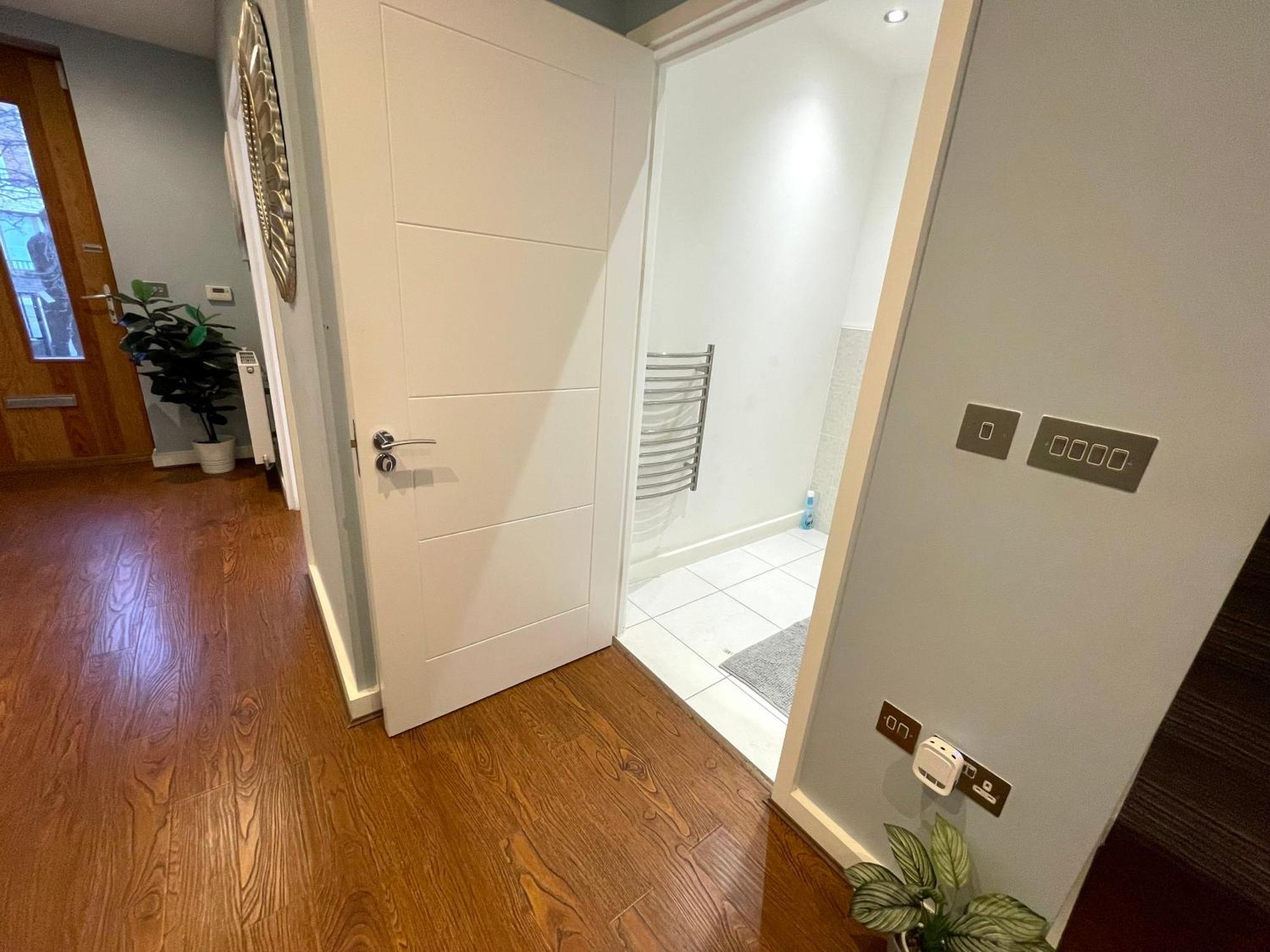 London Stratford Luxury House, 5 Minutes Walk Station, Westfield, 3 Bedrooms 3 Bathrooms, Reception, Garden, Parking ภายนอก รูปภาพ