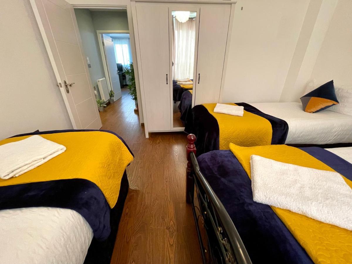 London Stratford Luxury House, 5 Minutes Walk Station, Westfield, 3 Bedrooms 3 Bathrooms, Reception, Garden, Parking ภายนอก รูปภาพ